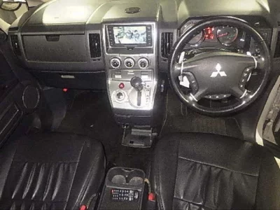 Mitsubishi DELICA D5