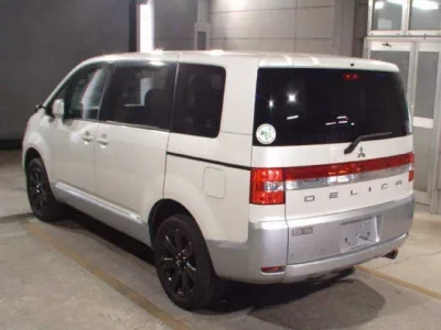 Mitsubishi DELICA D5
