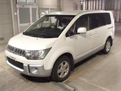 Mitsubishi DELICA D5