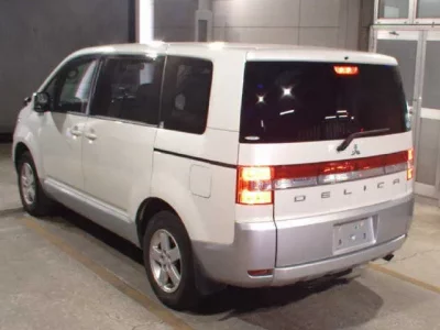 Mitsubishi DELICA D5