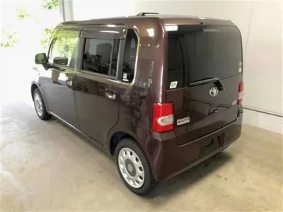 Toyota PIXIS SPACE