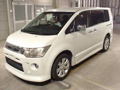 Mitsubishi DELICA D5