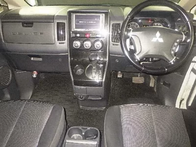 Mitsubishi DELICA D5