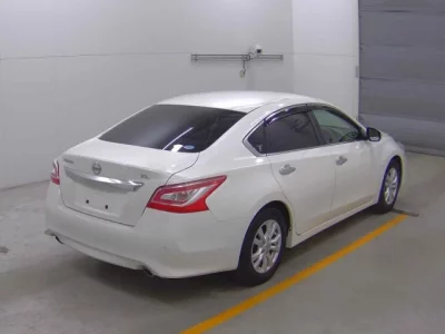 Nissan TEANA