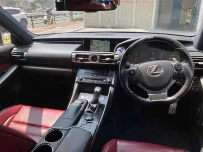 Lexus IS