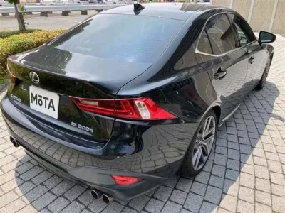 Lexus IS