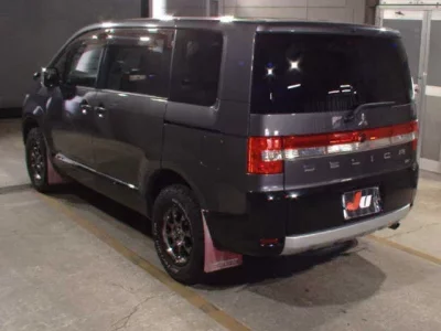 Mitsubishi DELICA D5