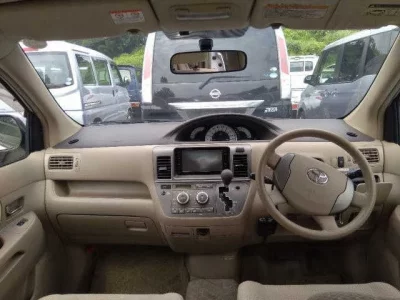 Toyota RAUM