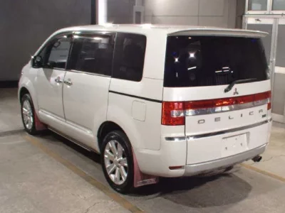 Mitsubishi DELICA D5