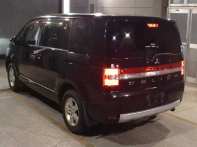 Mitsubishi DELICA D5