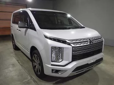 Mitsubishi DELICA D5