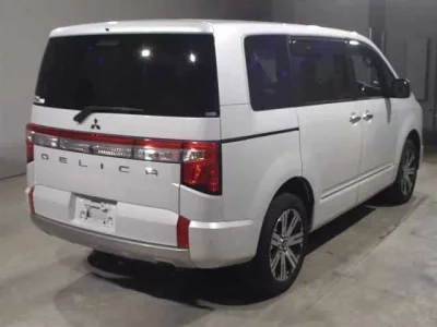Mitsubishi DELICA D5