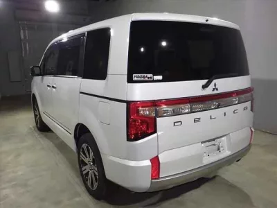 Mitsubishi DELICA D5