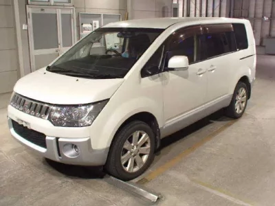 Mitsubishi DELICA D5