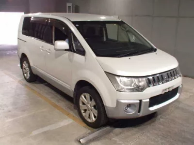 Mitsubishi DELICA D5