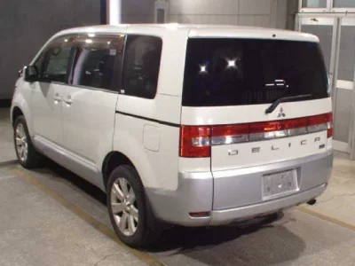 Mitsubishi DELICA D5
