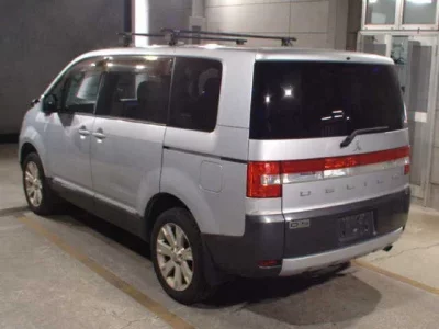 Mitsubishi DELICA D5