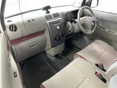 Toyota PIXIS SPACE