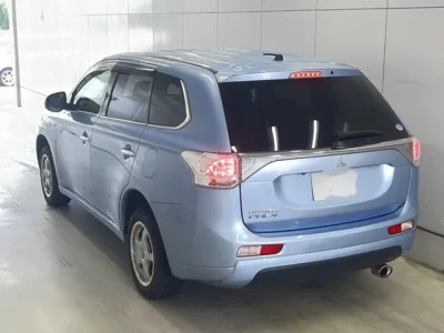 Mitsubishi OUTLANDER PHEV