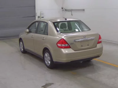 Nissan TIIDA LATIO