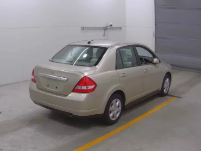 Nissan TIIDA LATIO