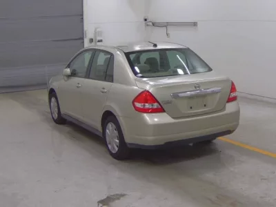 Nissan TIIDA LATIO
