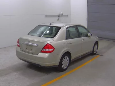 Nissan TIIDA LATIO