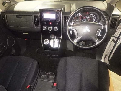 Mitsubishi DELICA D5