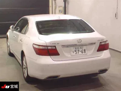 Lexus LS