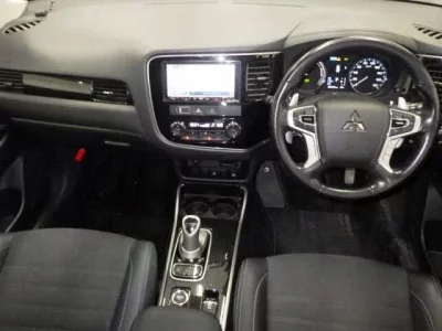 Mitsubishi OUTLANDER PHEV