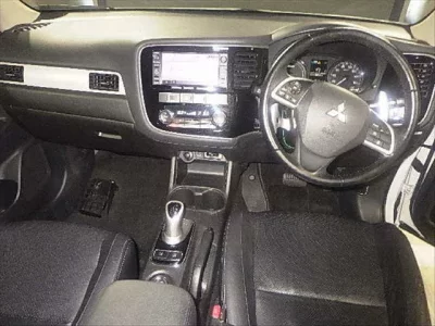 Mitsubishi OUTLANDER PHEV