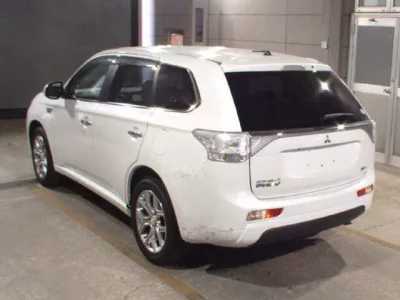 Mitsubishi OUTLANDER PHEV