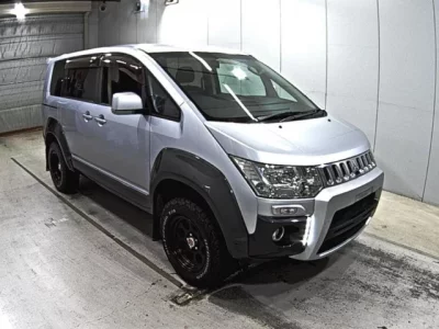 Mitsubishi DELICA D5