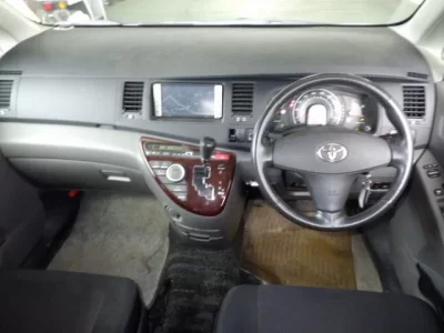 Toyota ISIS