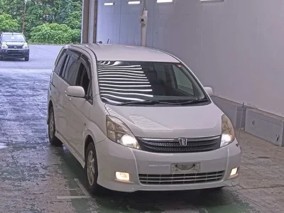 Toyota ISIS