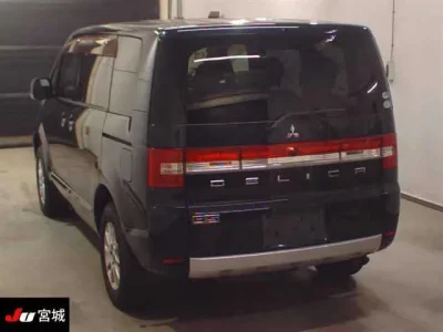 Mitsubishi DELICA D5