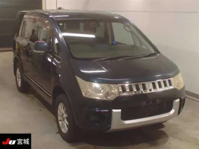 Mitsubishi DELICA D5