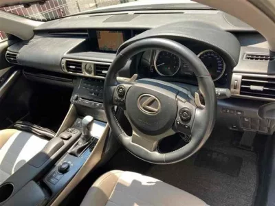 Lexus IS