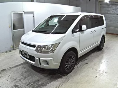 Mitsubishi DELICA D5
