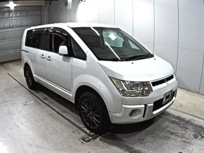 Mitsubishi DELICA D5