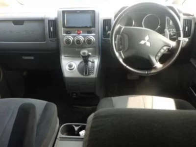 Mitsubishi DELICA D5