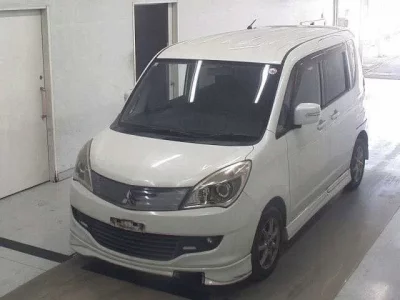 Mitsubishi DELICA D2