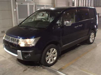 Mitsubishi DELICA D5