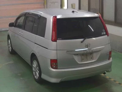 Toyota ISIS