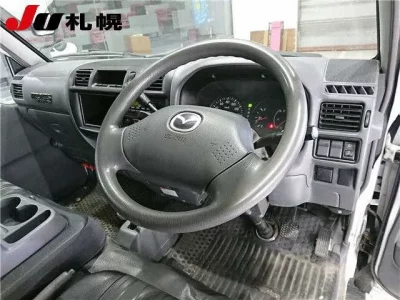 Mazda BONGO VAN