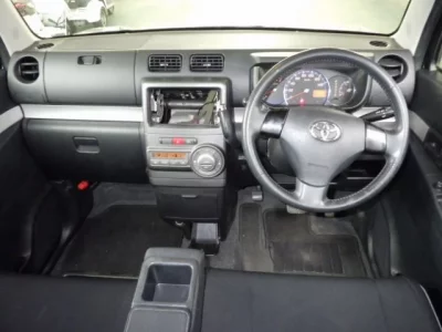 Toyota PIXIS SPACE