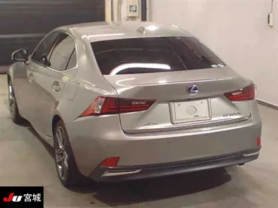 Lexus IS