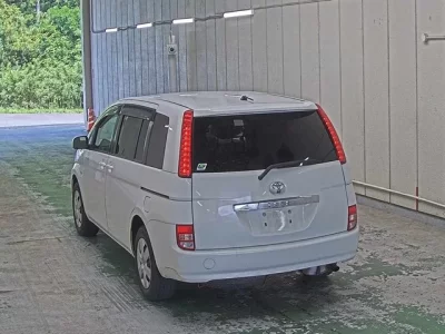 Toyota ISIS
