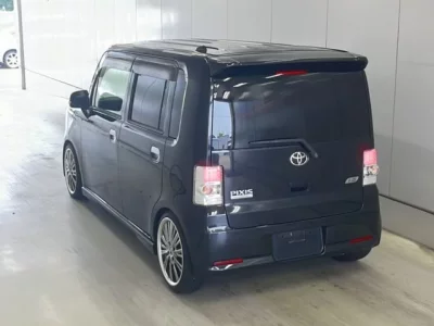 Toyota PIXIS SPACE