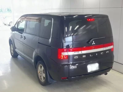 Mitsubishi DELICA D5
